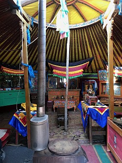 Templo en el Desierto de Gobi - Mongolia